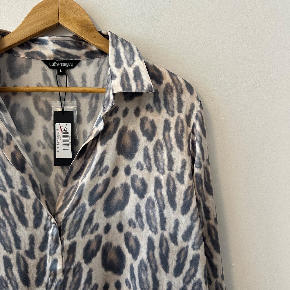 NWT Catherine Gee Daria French Cuff Silk Blouse - New Leopard | Size Large - Picture 4 of 11